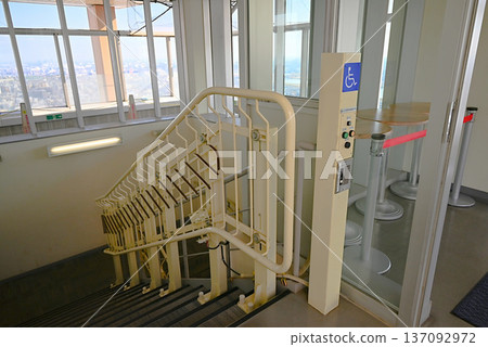 Wheelchair-accessible stair lift Wheelchair-accessible stair lift 137092972