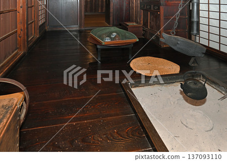 與壁爐的風景 與壁爐的風景 137093110