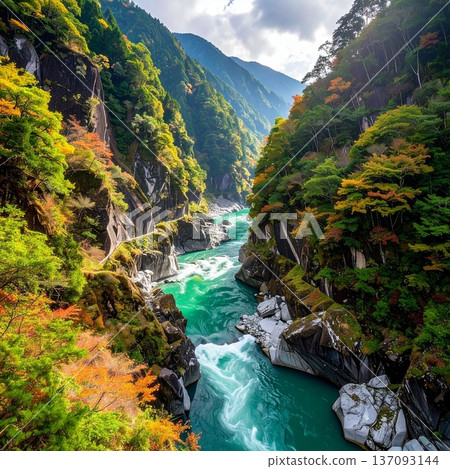 【AI生成影像】日本自然美景－黑部峽V字形峽谷全景圖 137093144