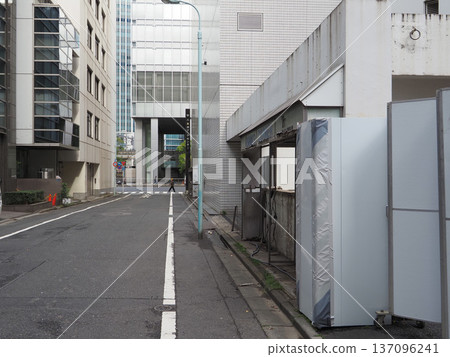 八重洲書店 2023年4月 137096241