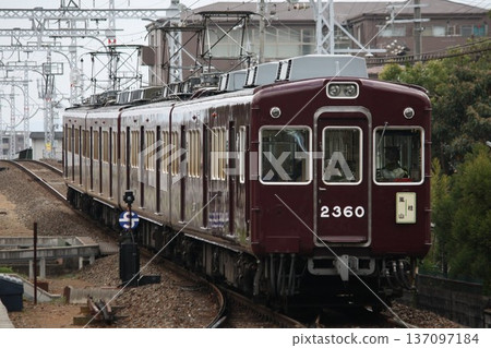 阪急電鐵嵐山線2300系列老式模型列車，附目的地顯示器 137097184