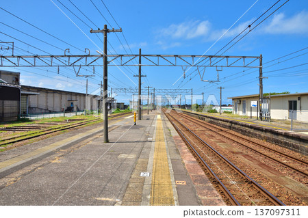 Toyama Ainokaze Toyama Railway Tomari Station 137097311