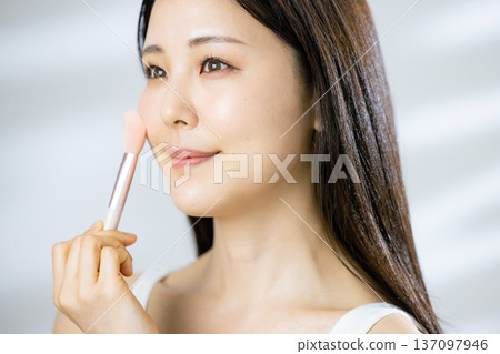 beauty image of beautiful woman 137097946