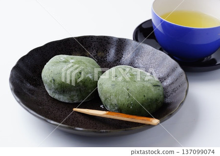 艾蒿年糕 日式點心 艾蒿年糕 日式點心 137099074