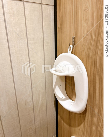 Child's toilet seat Child's toilet seat 137099102