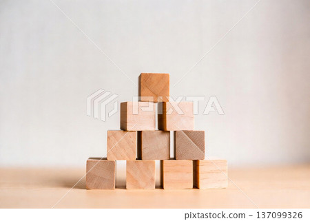 積木 積木 137099326