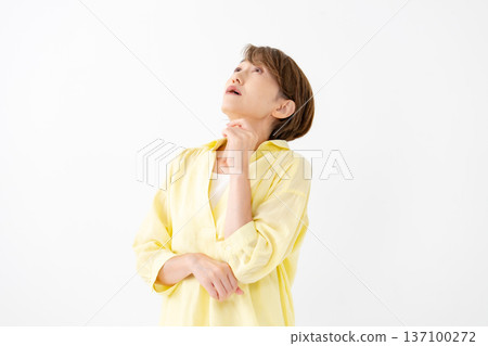 Troubling women 137100272