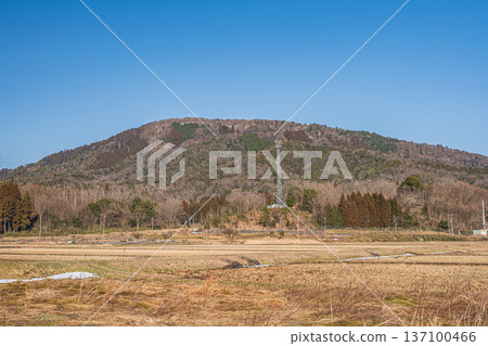 Rural scenery of Lake Biwa in the back of the mountains, Nagahara, Nagahama City, Shiga Prefecture Rural scenery of Lake Biwa in the back of the mountains, Nagahara, Nagahama City, Shiga Prefecture 137100466