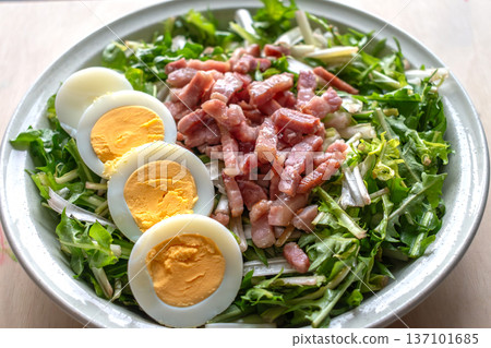 Dandelion salad with hard boiled eggs and bacon, diuretic, vitamin, healthy food Dandelion salad with hard boiled eggs and bacon, diuretic, vitamin, healthy food 137101685