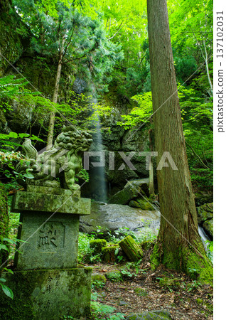Komainu 和 Yoshitaki 瀑布 137102031