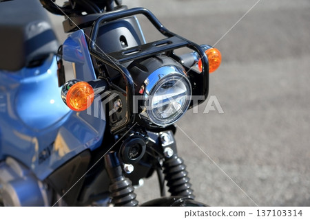 Moped type 2 (headlight) 137103314