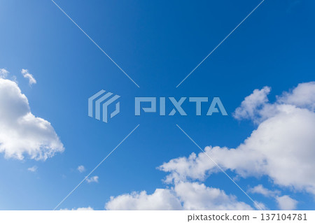 Winter morning blue sky and fluffy white clouds 09 137104781