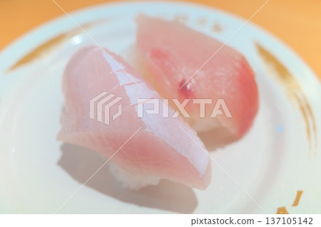 Fatty yellowtail sushi 137105142