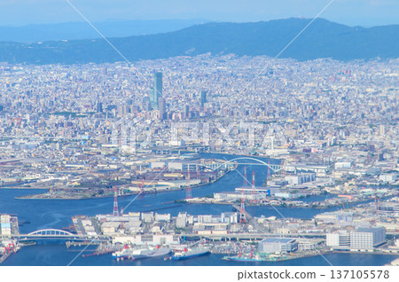 A beautiful view of Osaka cityscape from an airplane 137105578