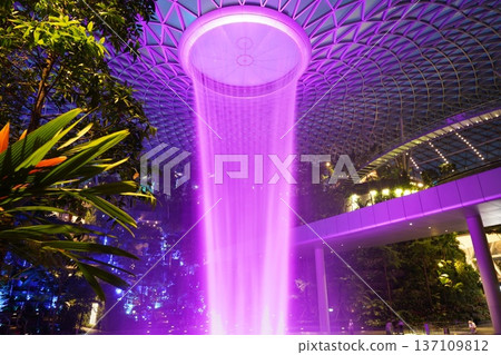 Jewel Changi Airport Rain Vortex Waterfall and Lush Garden Jewel Changi Airport Rain Vortex Waterfall and Lush Garden 137109812