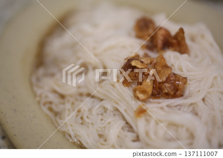 台灣美食 137111007