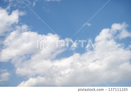 Spring sky, blue sky, sunny, February image 137111285