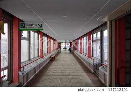 尤尼站免費通道（立體交叉） 137112101