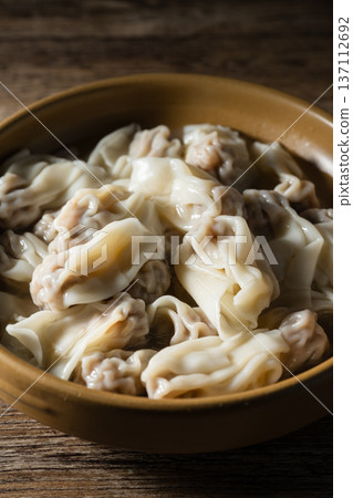 wonton wonton 137112692