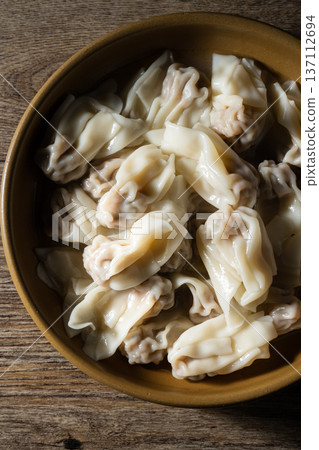 wonton wonton 137112694