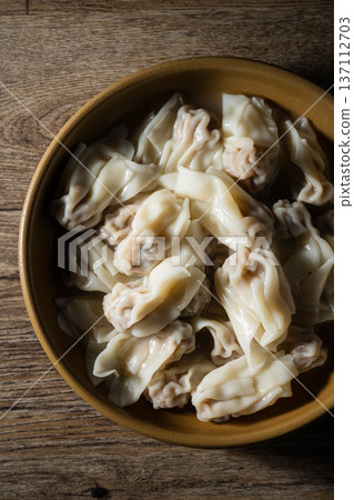 wonton 137112703