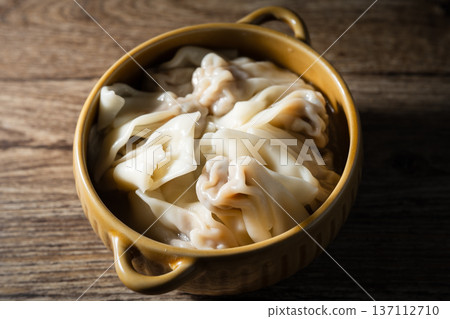 wonton wonton 137112710