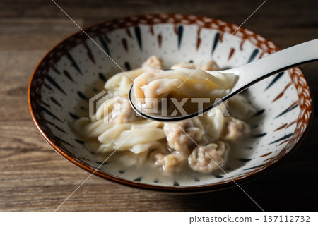 wonton 137112732