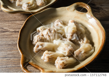 wonton wonton 137112748