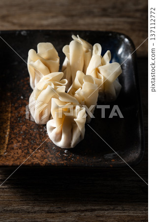 wonton wonton 137112772