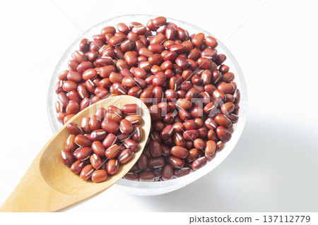 Boiled red beans, whole bean paste Boiled red beans, whole bean paste 137112779
