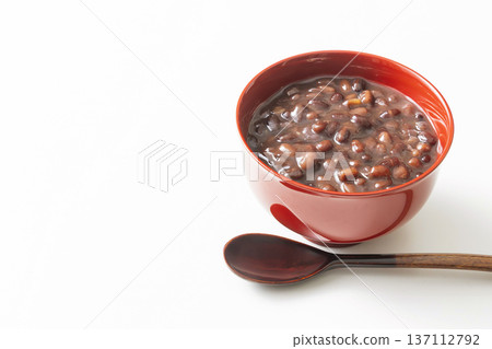 Boiled red beans, whole bean paste Boiled red beans, whole bean paste 137112792
