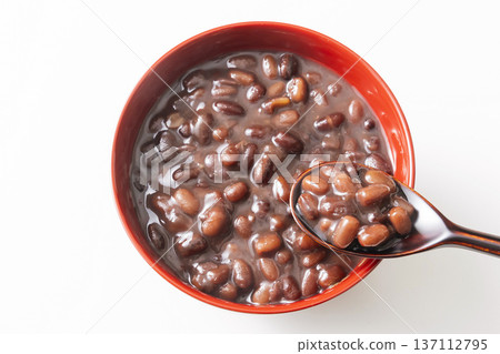 Boiled red beans, whole bean paste Boiled red beans, whole bean paste 137112795
