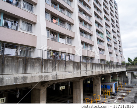 [Mita Line] The train depot below the apartment 137112836