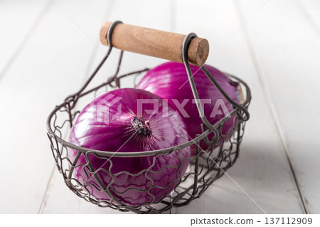 onion 137112909