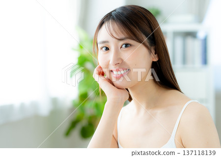 Female skin care 137118139