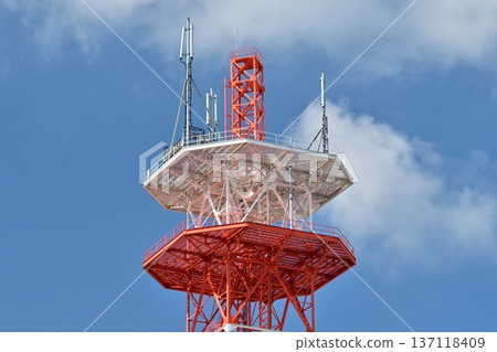Communication image (radio tower: base station) 137118409