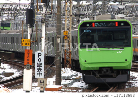 【JY】冬季山手線E235系列車（103系列風格塗裝：紀念環線營運100週年） 137118698