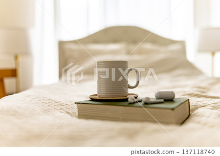 享受在床上閱讀的時光 137118740