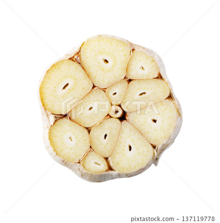 Garlic bulb cross section exposing fresh cloves interior Garlic bulb cross section exposing fresh cloves interior 137119778