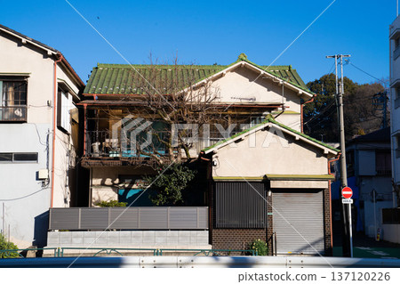 Old Japanese wooden two-story house/small house/detached house/ Old Japanese wooden two-story house/small house/detached house/ 137120226