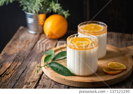 Dessert panna cotta with lemon 137121295