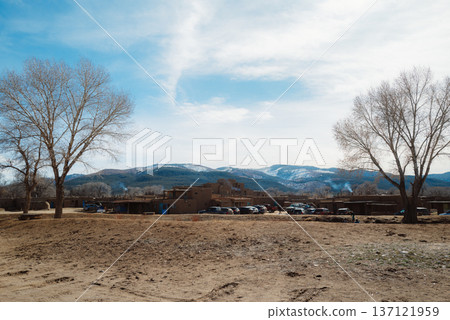 What is Taos Pueblo? What is Taos Pueblo? 137121959