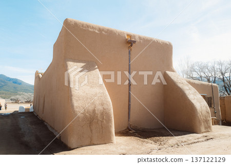 What is Taos Pueblo? What is Taos Pueblo? 137122129
