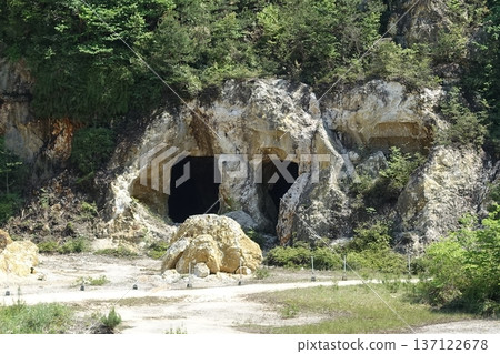 有田燒、泉山磁場(日本瓷器的發源地)、有田陶器市場 有田燒、泉山磁場(日本瓷器的發源地)、有田陶器市場 137122678