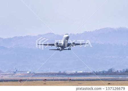 冬日仙台機場,藍天白雲,飛機起飛,宮城縣名取市 冬日仙台機場,藍天白雲,飛機起飛,宮城縣名取市 137126679