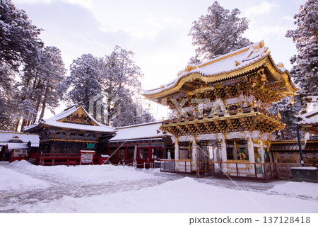 Nikko City, Nikko Toshogu Shrine, Yomeimon Gate in snow 137128418