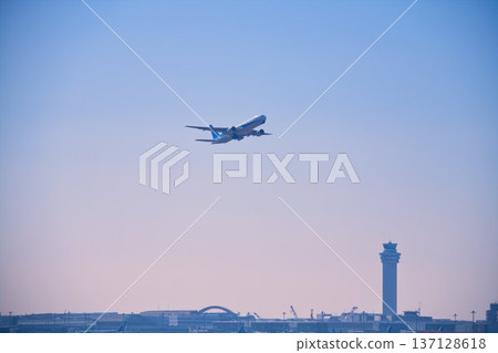 Planes seen from Jonanjima Seaside Park 137128618