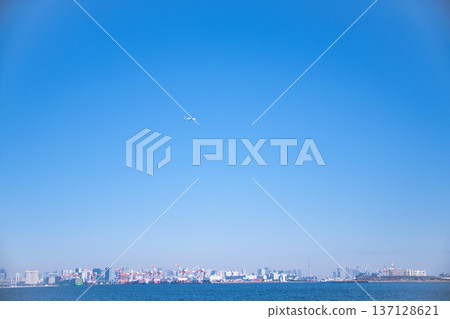 從城南島海濱公園看到的飛機 從城南島海濱公園看到的飛機 137128621