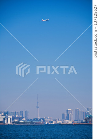 從城南島海濱公園看到的飛機 137128627