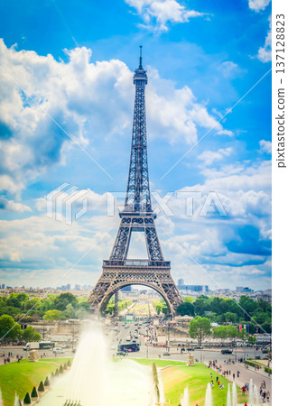 eiffel tour and from Trocadero, Paris 137128823